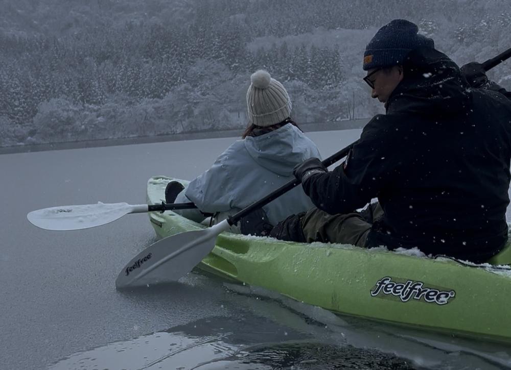 【土湯温泉　女沼】特別な女沼の冬景色のカヤック＆スノーシュー体験　日帰り 4
